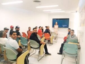 Asistentes a taller PUCMM Emprende Con Exito